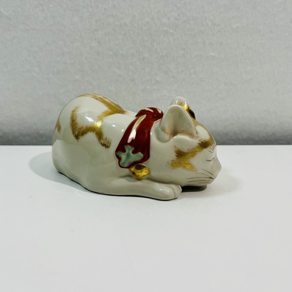 Antique Vintage Kutani Ware Japan Sleeping Cat Nemuri Neko Porcelain Figurine 5” - Picture 3 of 9